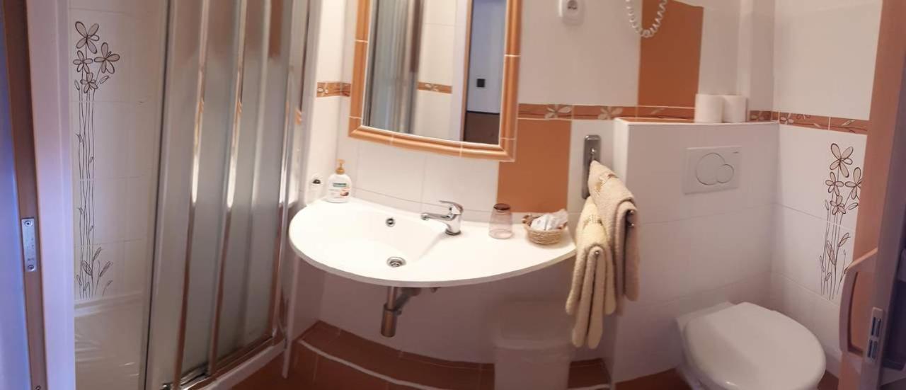 Pension U Akatu Prag Dış mekan fotoğraf